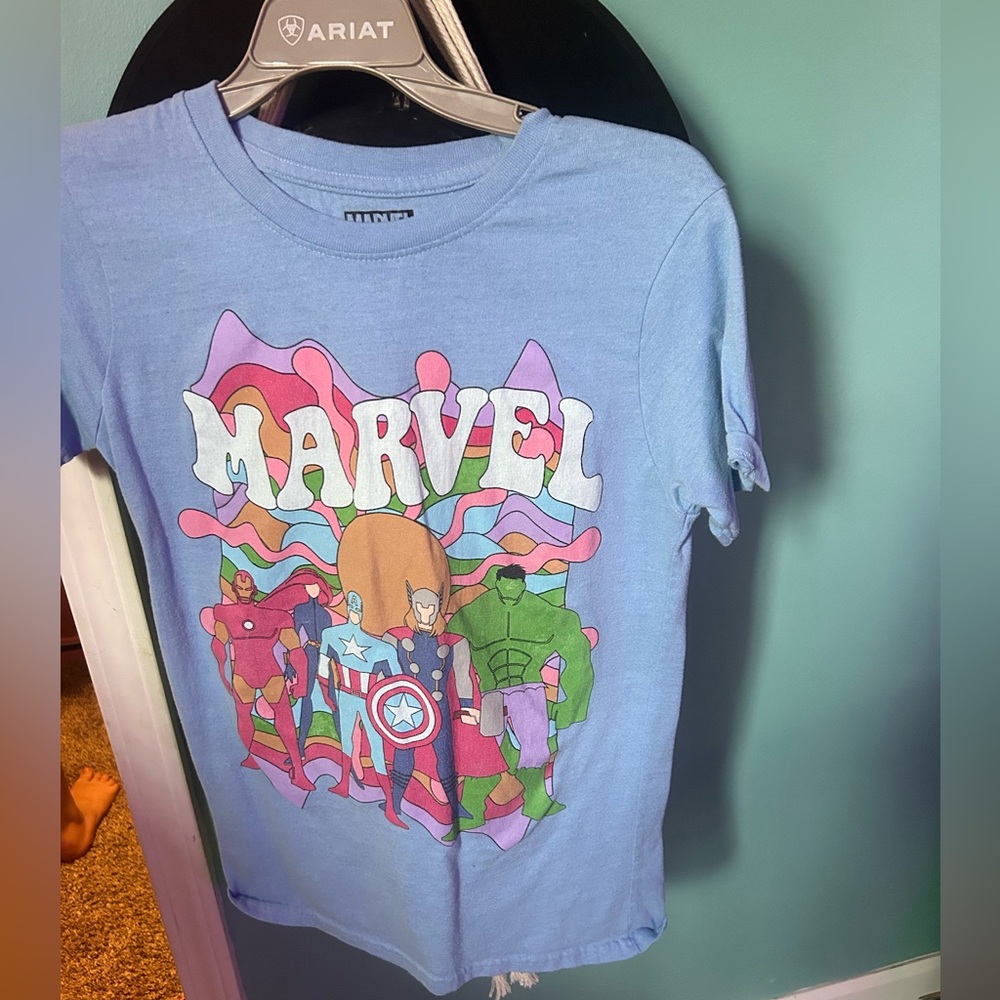 Women’s small marvel shirt